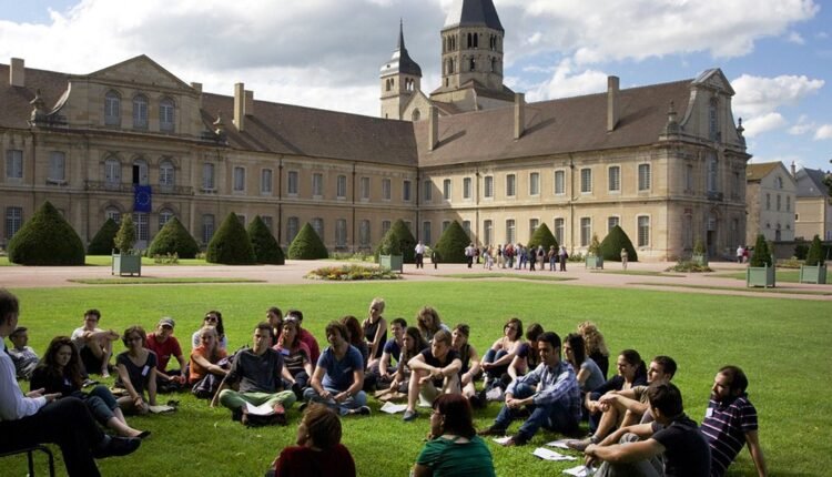 Best Degrees For Banking